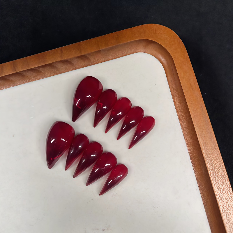 Długie sztuczne paznokcie stil – Nail Art Gothic recenzja i cena