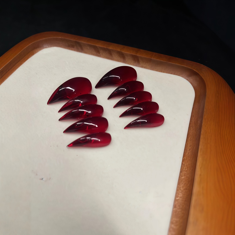 Długie sztuczne paznokcie stil – Nail Art Gothic recenzja i cena